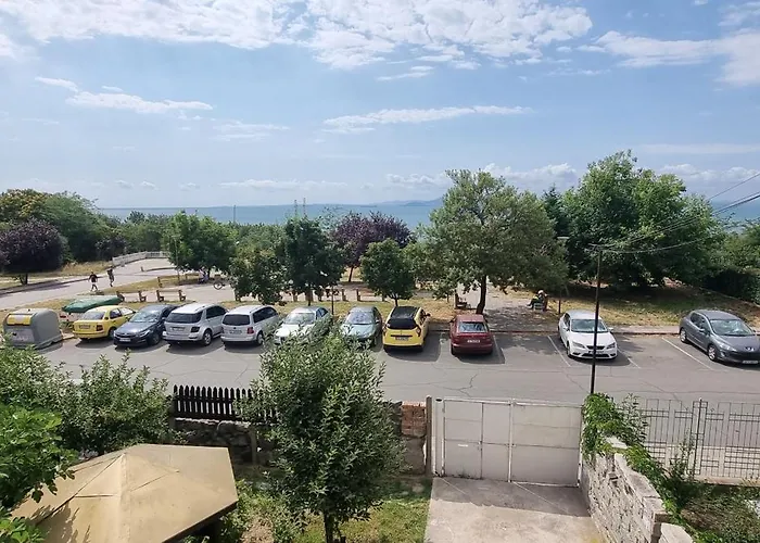 Къща за гости Polonia - Kemni 4*